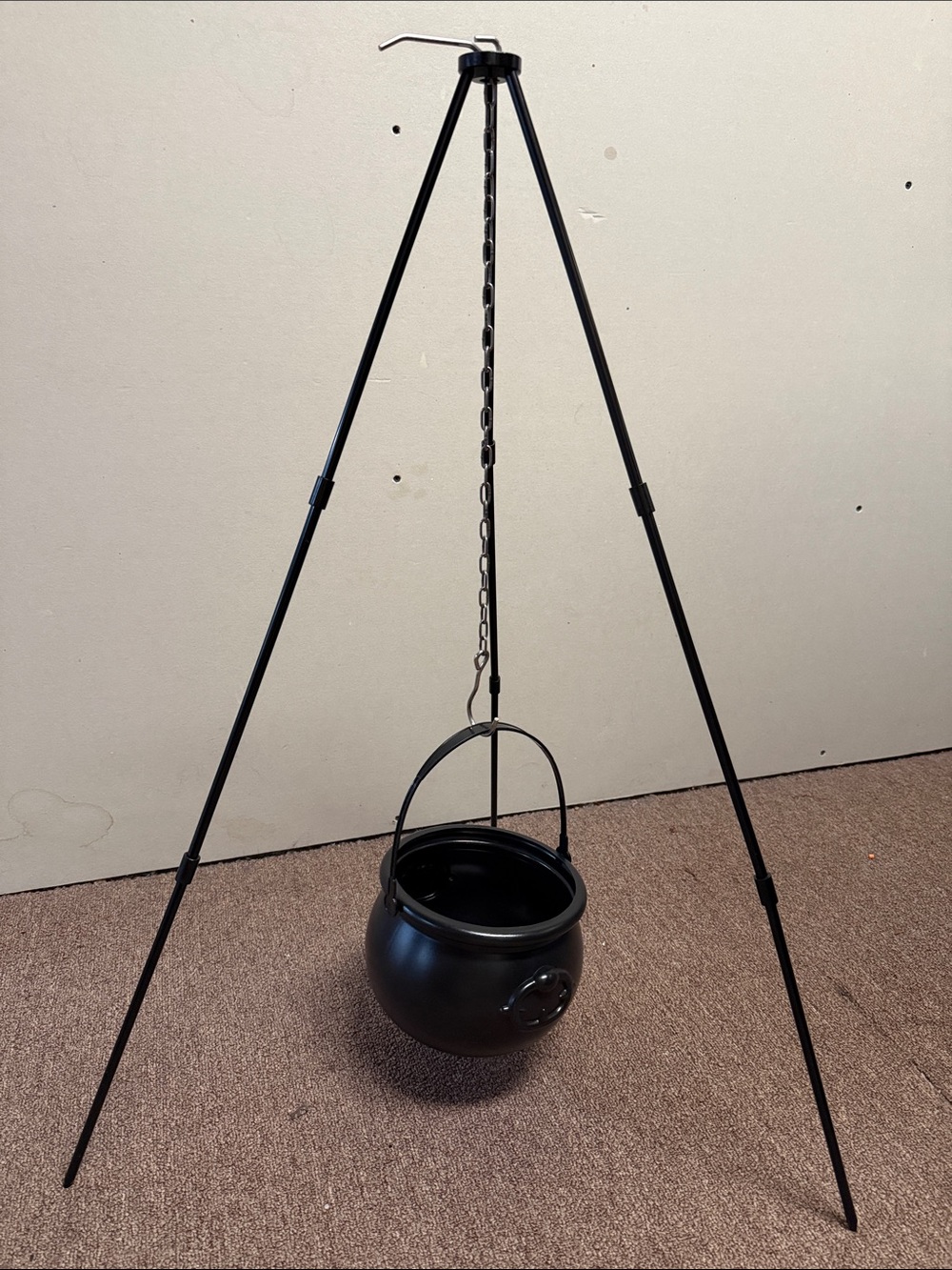 Halloween Witches Candy Cauldron Pot w/Black Metal Tripod - Picture 2 of 2